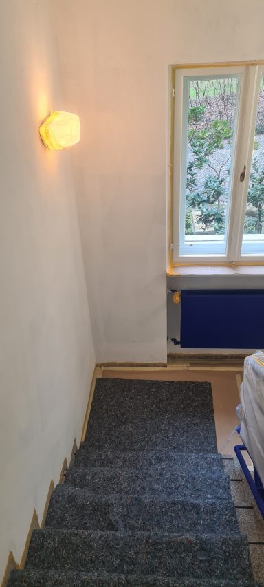 Treppenhaus streichen in Schöneberg Nachher